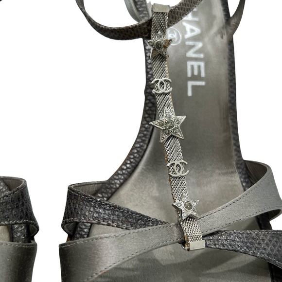 CHANEL LIZARD/SATIN GRAY CRYSTAL STAR & CC LOGO HEELED T-STRAP SANDALS - Picture 14 of 16